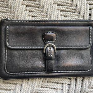 *Pristine* Vintage COACH Black Leather Buckle Front Wristlet Wallet Bag